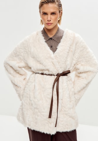 CESARE GASPARI Tussenmantel in Beige