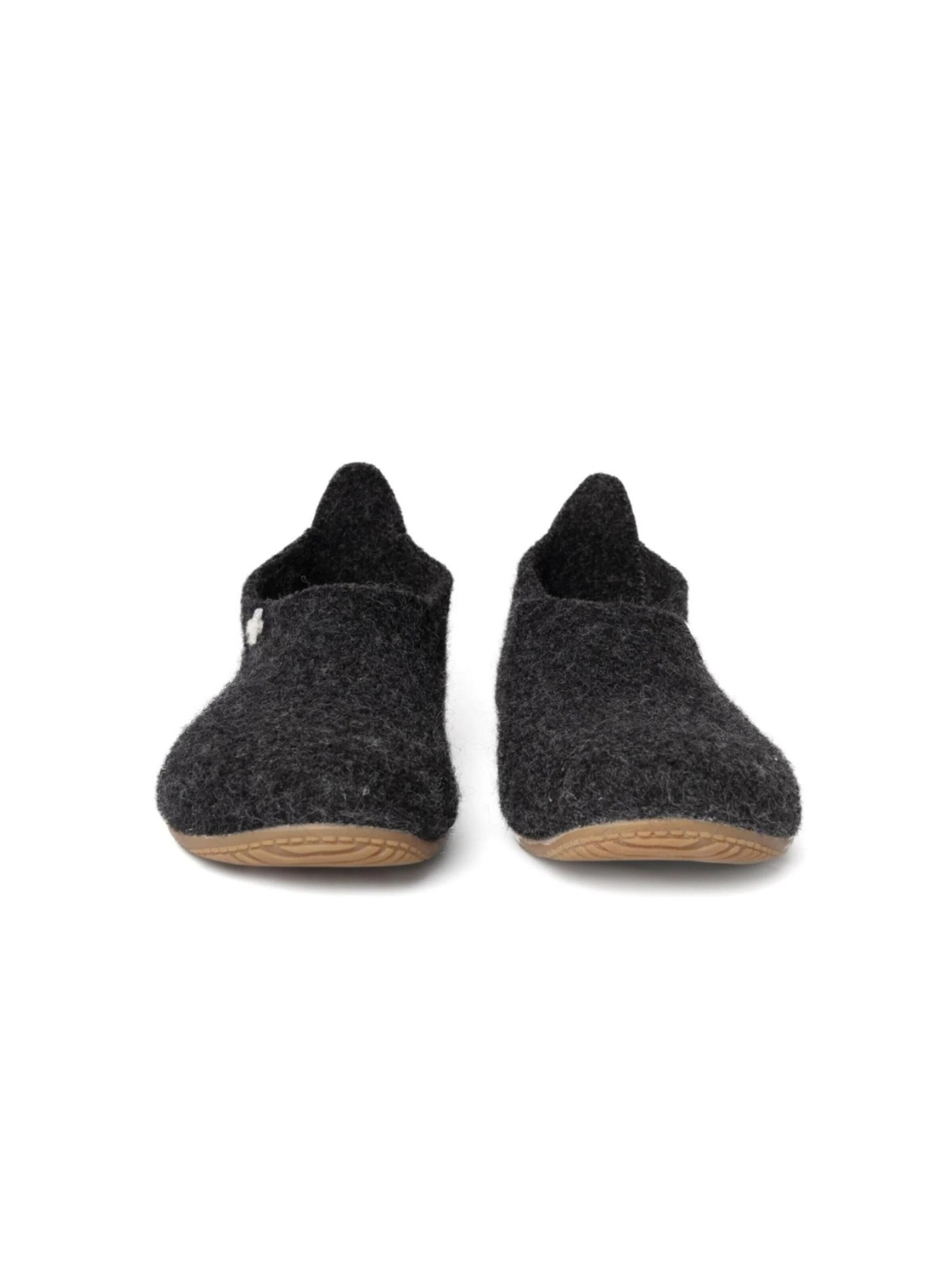 Living Kitzbühel Slippers in Grey