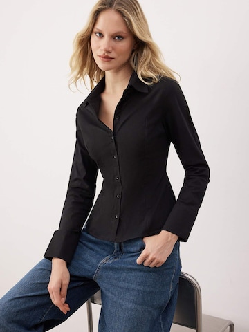Trendyol - Blusa en negro: frente