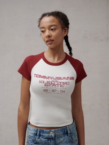 Tommy Jeans Póló - piros: elől