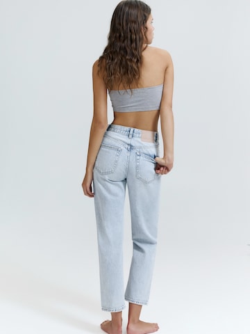 Tapered Jeans de la Pull&Bear pe albastru