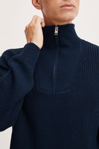 !Solid Pullover in Blau