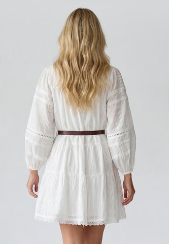 Robe IZIA en blanc