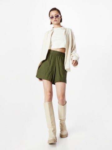 GAP Regular Trousers in Green