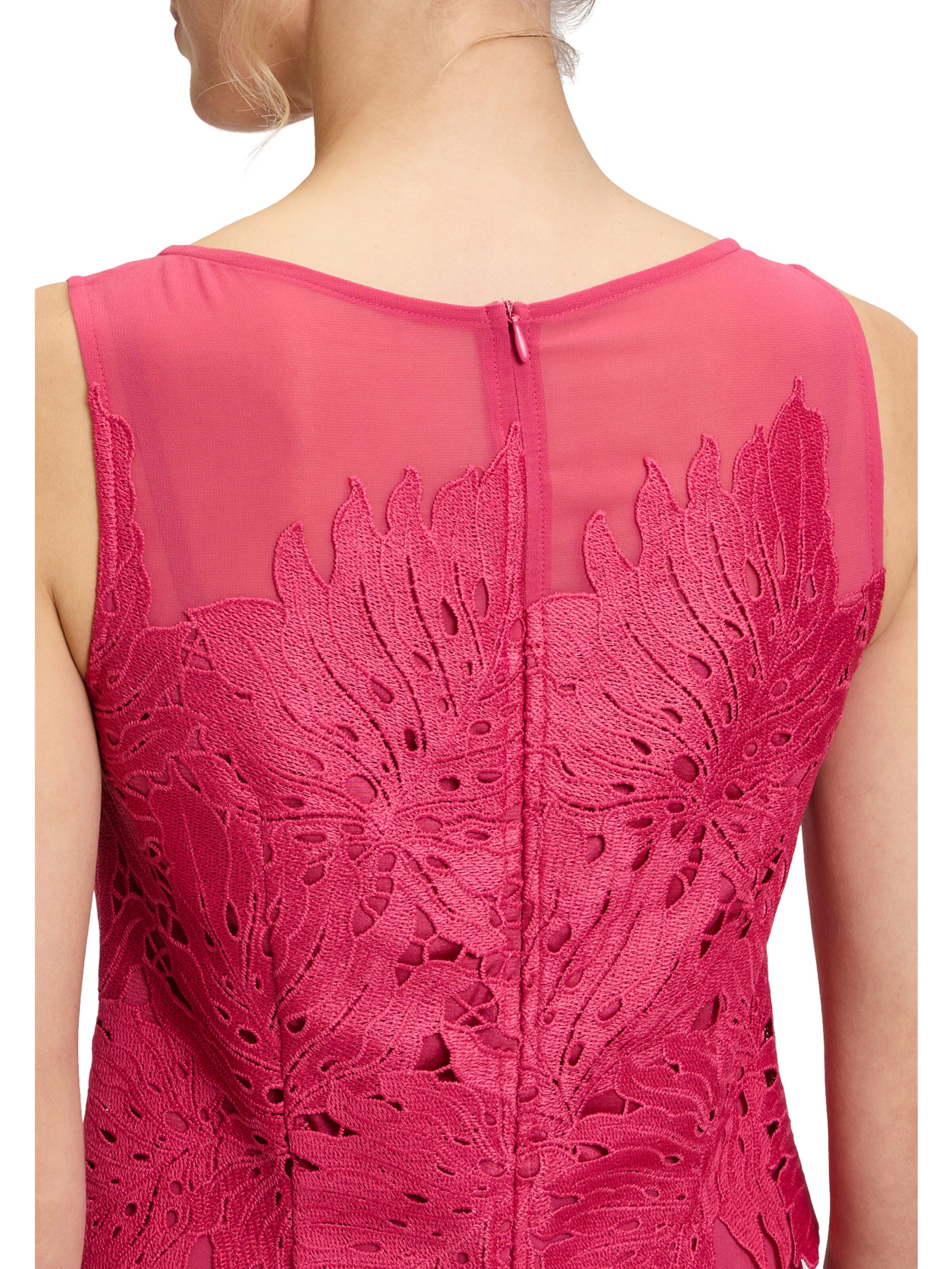 Robe de cocktail Vera Mont en rouge