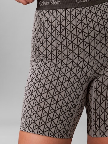 Pantalon modelant Calvin Klein en gris