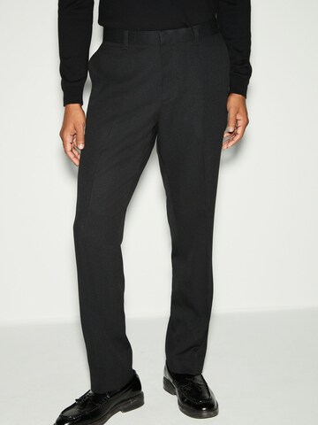Loosefit Pantalon à plis Next en noir : devant