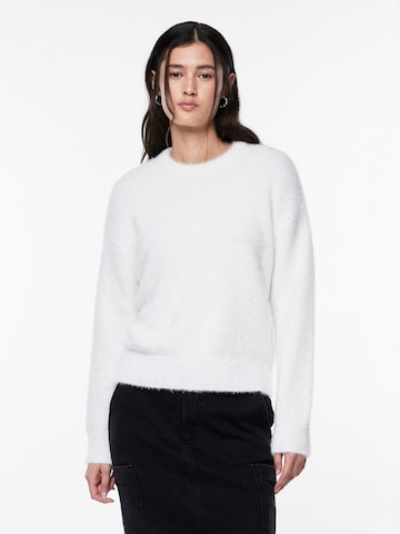 PIECES Sweater 'SNOW' in White: front