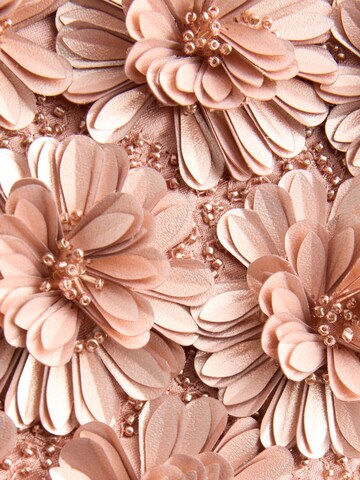Next Clutch in Pink