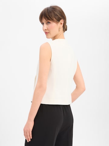 MORE & MORE Vest in White