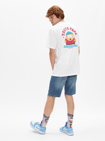 hydroponic - Camiseta 'Hydroponic x South Park Regular-Fit Cartman Graphic T-Shirt' en blanco