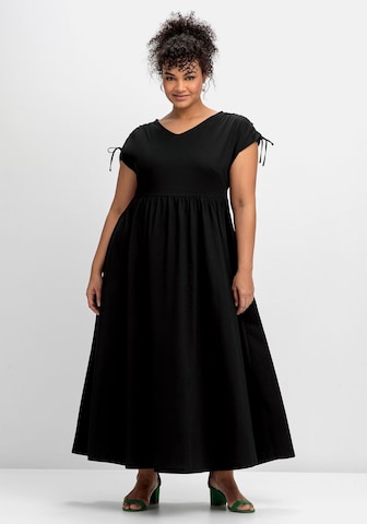 SHEEGO Dress in Black: front