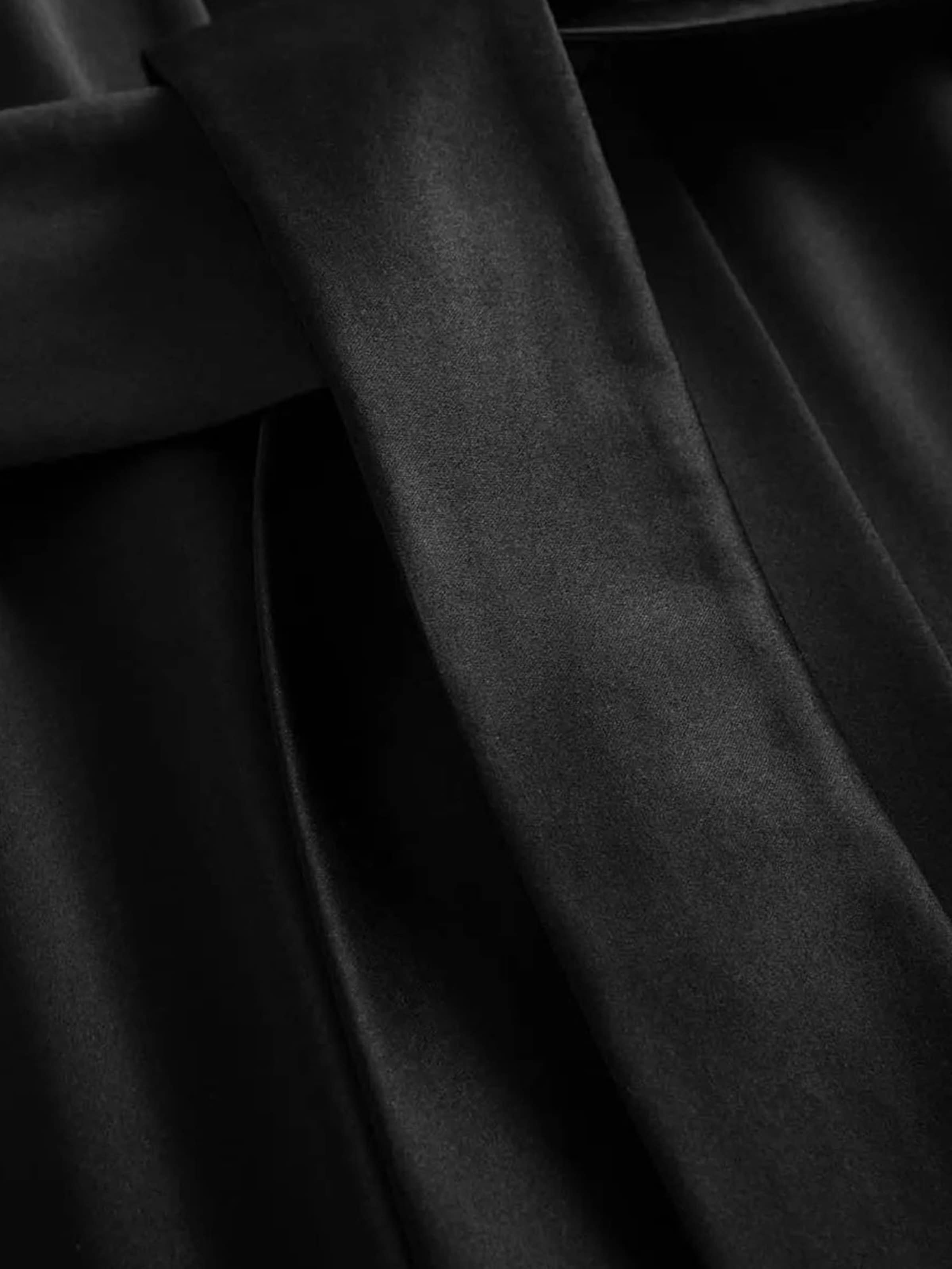 FÉRAUD PARIS Short Bathrobe ' Silk ' in Black