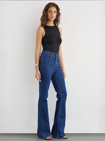 Hiccup Top in Schwarz