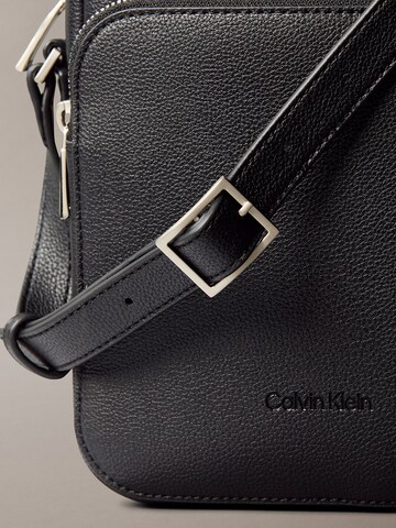 Calvin Klein Τσάντα ώμου σε μαύρο