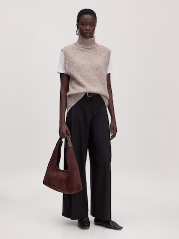 EDITED Vesta 'Alba' – béžová