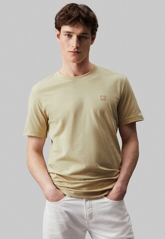 T-Shirt Calvin Klein Jeans en beige : devant