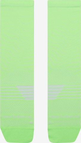 Chaussettes de sport new balance en vert : devant