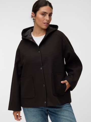 Vero Moda Curve Tussenjas 'VMCFortunerome' in Bruin: voorkant