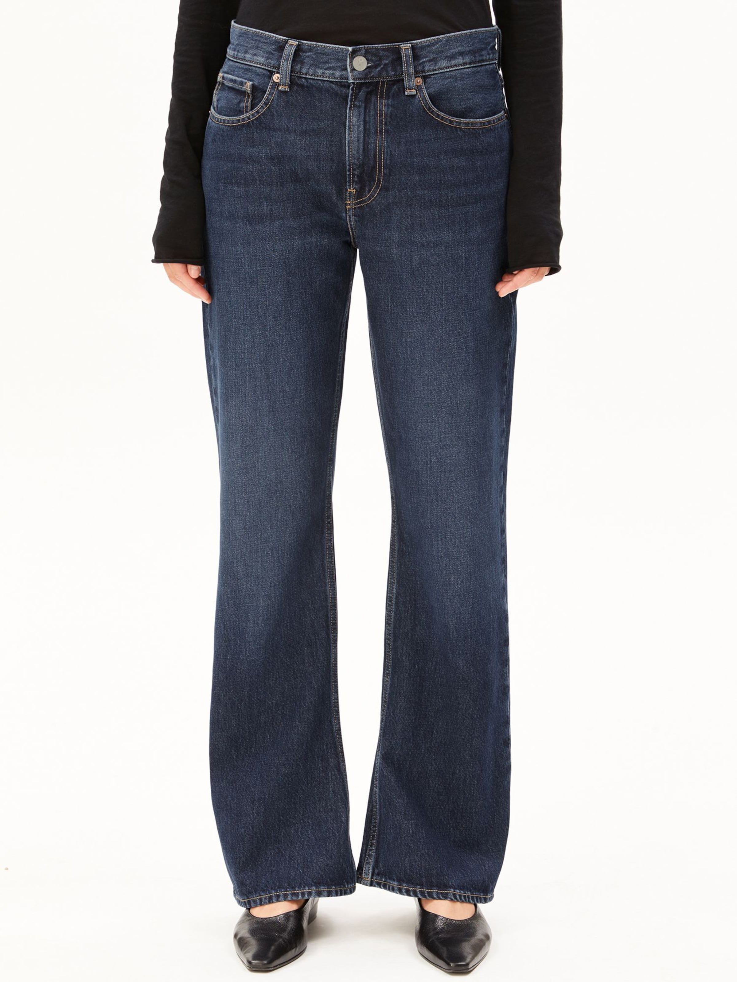 ARMEDANGELS Regular Jeans 'AAKY' in Blauw