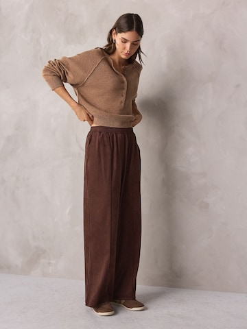 Wide leg Pantaloni di Next in marrone