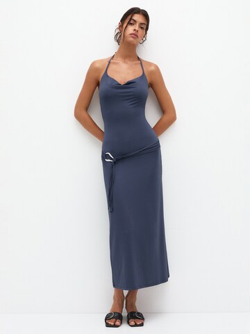 Abito di Pull&Bear in blu: frontale