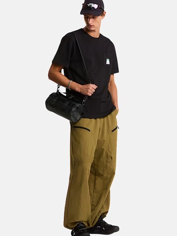 THE NORTH FACE Koszulka 'MOUNTAIN' w kolorze czarny