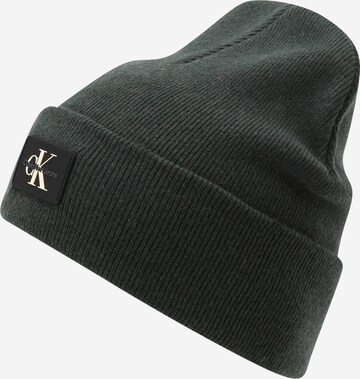 Calvin Klein Jeans Beanie in Green: front