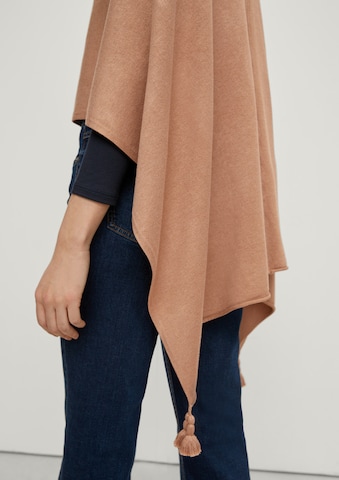 COMMA Cape in Brown