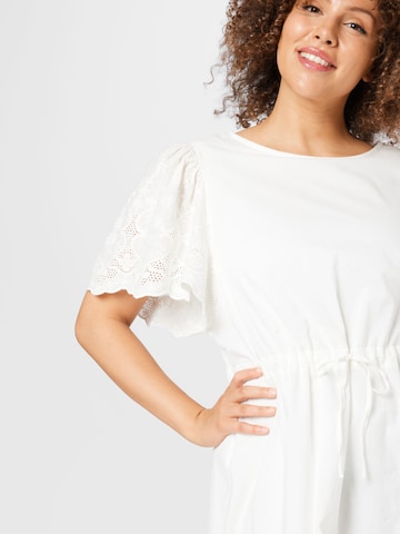 Robe Vero Moda Curve en blanc