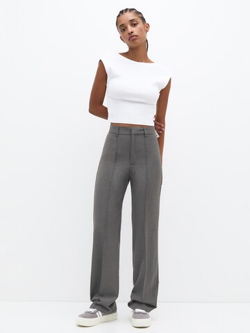 Loosefit Pantalon Pull&Bear en gris