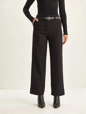 Bianco Lucci Wide leg Broek in Zwart: voorkant