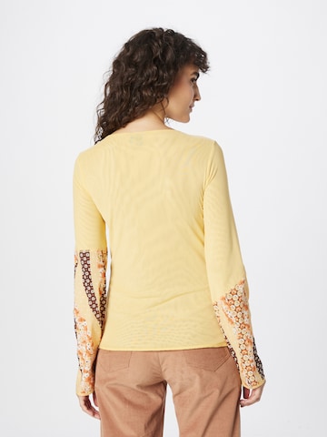 Résumé - Blusa 'OLVARS' em amarelo