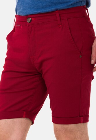 CIPO & BAXX Regular Shorts in Rot