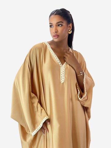 Elara Kleid in Beige