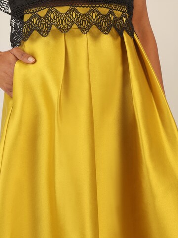 APART Skirt in Yellow