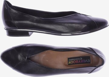 Everybody Flats & Loafers in 40 in Black: front