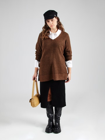 Pull-over 'VMCFiluca' Vero Moda Curve en marron