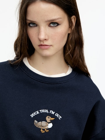 Pull&Bear Tréning póló 'PACIFIC DUCK ON' - kék