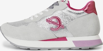 Baskets basses CAFè NOIR en blanc : devant