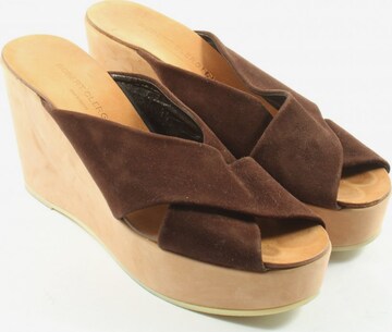 Robert Clergerie Sandals & High-Heeled Sandals in 40 in Brown: front