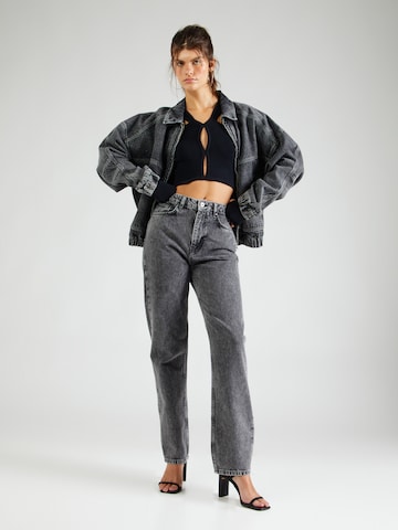 ABOUT YOU x Laura Giurcanu Loosefit Jeans 'Maggie' i grå