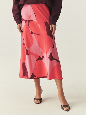 TATUUM Rok in Rood: voorkant