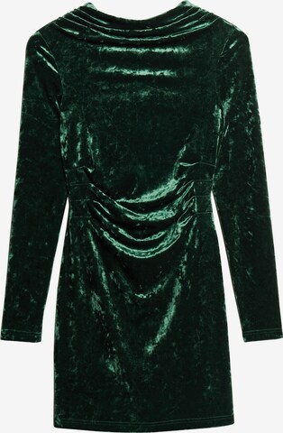 Robe de cocktail Superdry en vert : devant