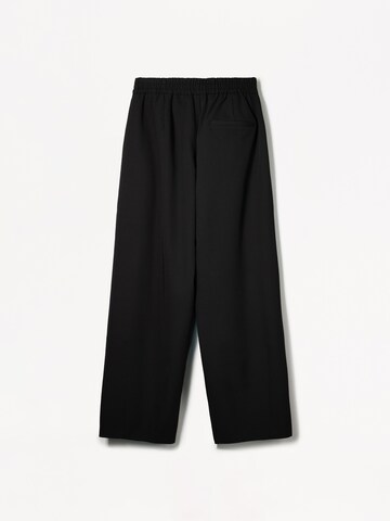 Wide Leg Pantalon à pince Bershka en noir