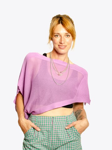 LANARTO slow fashion Cape 'Poncho Sternennetz'‌‌‌‌‌‌‌ in Lila: Vorderseite
