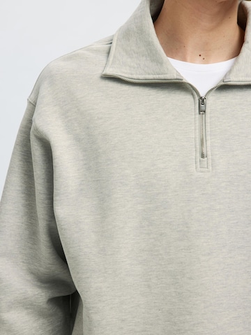 SELECTED Sweatshirt in Grey