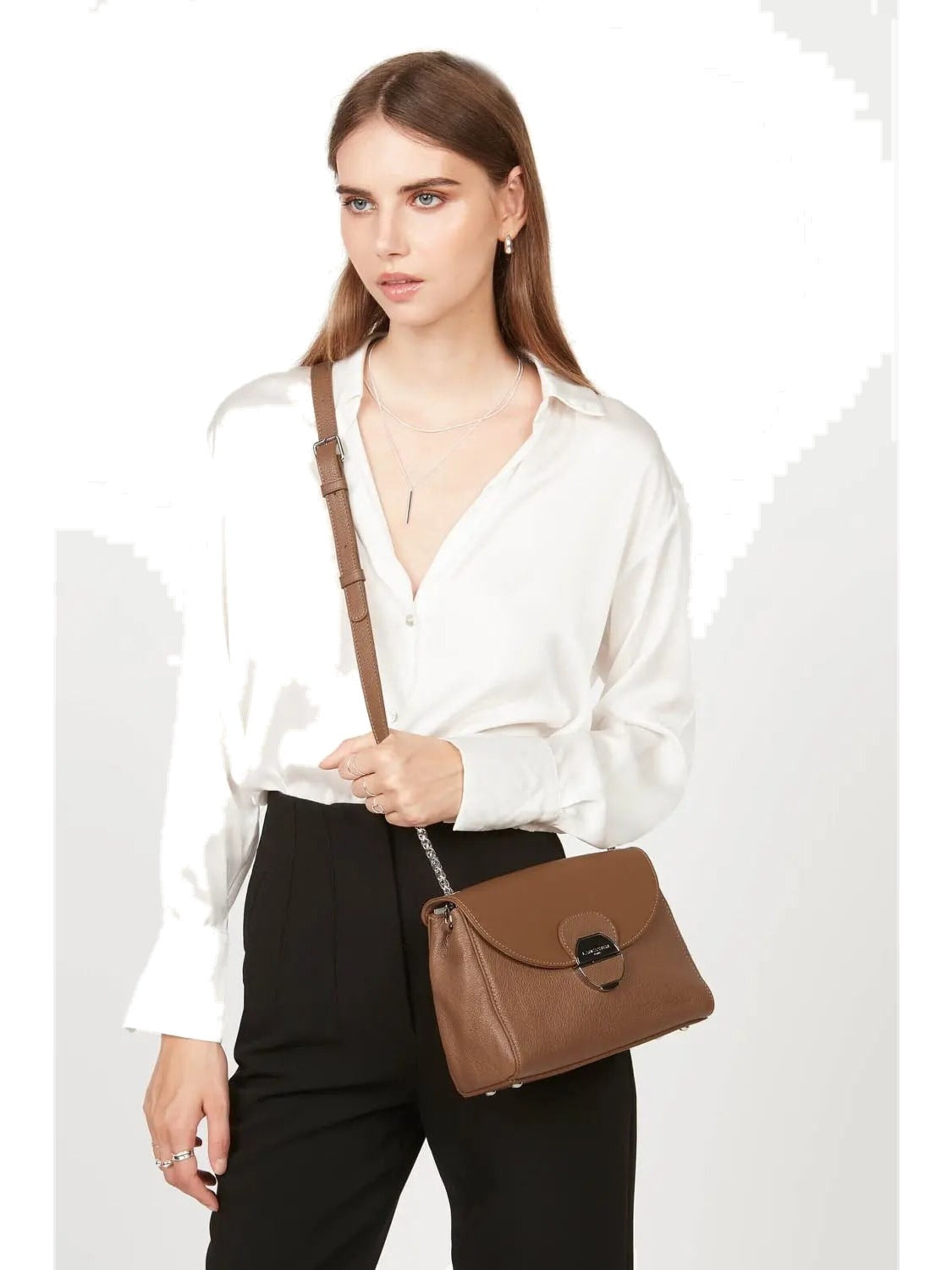 LANCASTER Paris Torba za čez ramo 'Lancaster Sac trotteur A rabat avec fermoir Pia Camel' | rjava barva