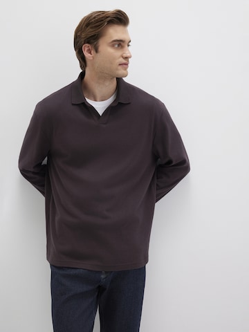 Mavi Shirt in Red: front