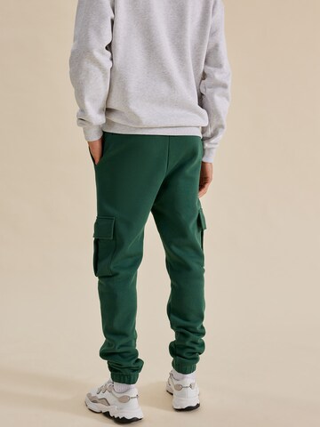 DAN FOX APPAREL Tapered Cargo trousers 'Taylor Heavyweight' in Green